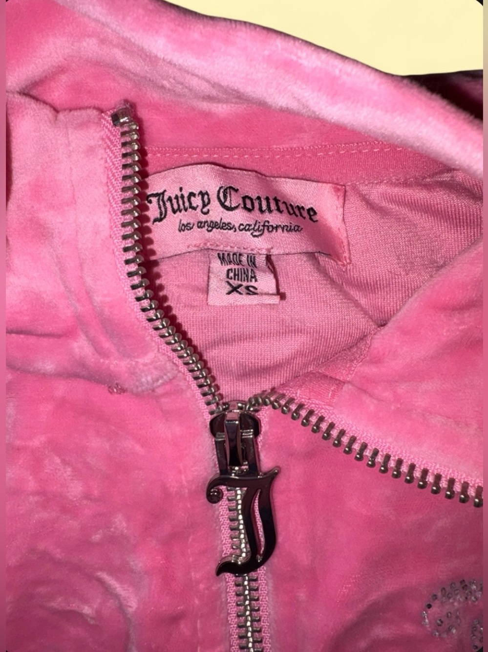 Juicy Couture Pink Velour Rhinestone Zip Up Cropped Jacket - Size XS - Picture 5 of 6